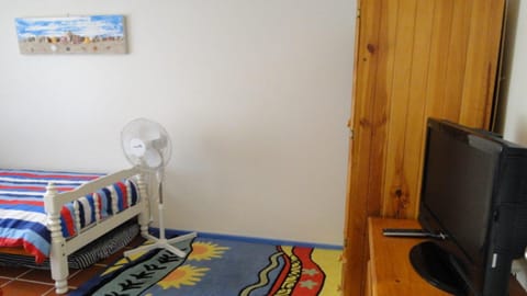 2 bedrooms, iron/ironing board, free WiFi