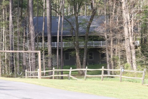 Back of the house facing lake