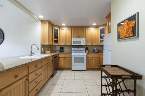 Kitchen w/ all new applicances