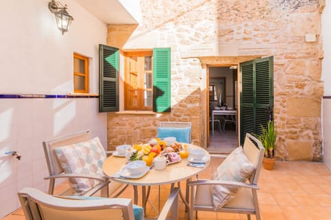 Mallorcan house with interior patio in Alcudia.
