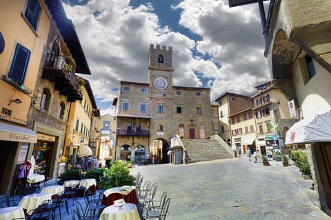 Cortona Town Hall Square
