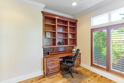 This is the office off the primary bedroom that can also be used for sleeping