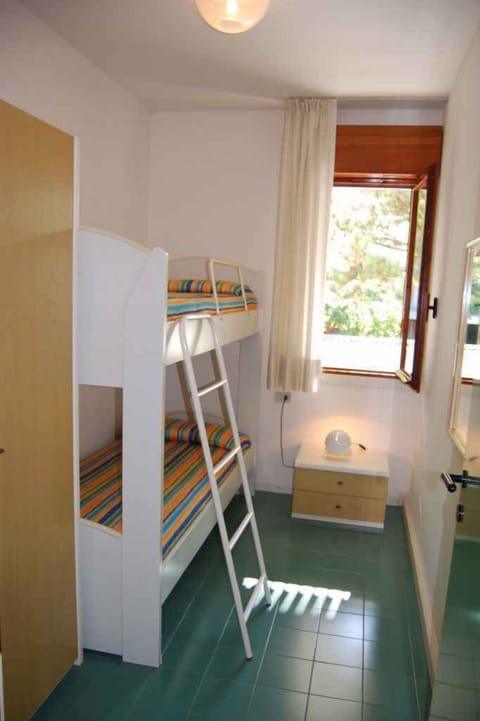 bedroom (example)