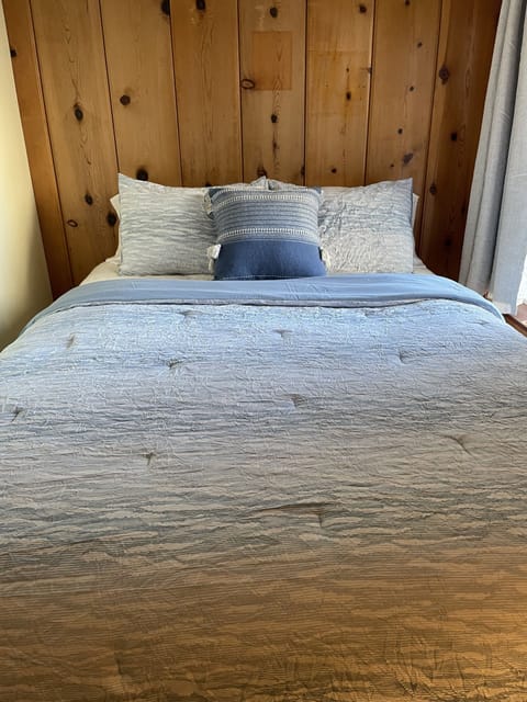 West facing, main floor - Queen