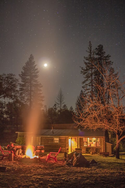 One of our so nice guests shared this photo of a starry night and a toasty fire.