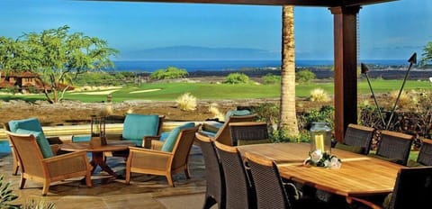 Views of the Pacific Ocean, Haleakala on Maui, 13th green of the Weiskopf.