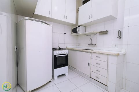 Fridge, microwave, oven, coffee/tea maker