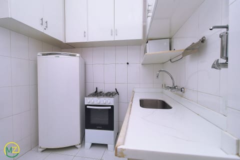 Fridge, microwave, oven, coffee/tea maker