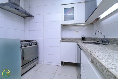 Fridge, microwave, oven, coffee/tea maker