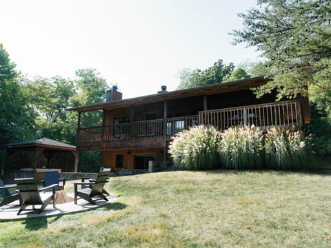 Back of Houston Lodge