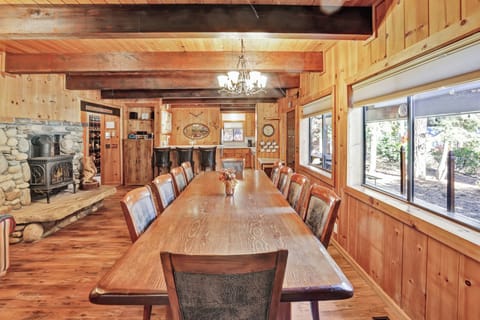 Dining room to Kitchen