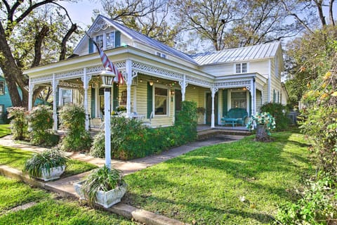 Fredericksburg Vacation Rental | 5BR | 2BA | 2,500 Sq Ft | Stairs Required