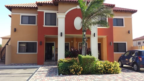 Lower ground floor unit of this quad villa. Has private entrance and backyard.

