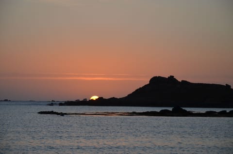 Beach nearby, sun loungers