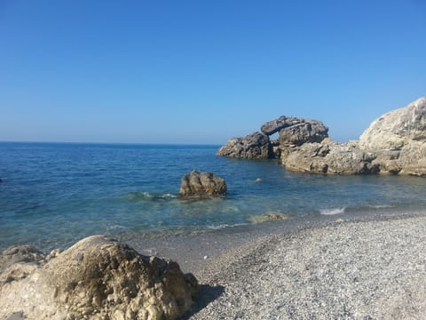 Beach nearby, sun loungers, beach towels