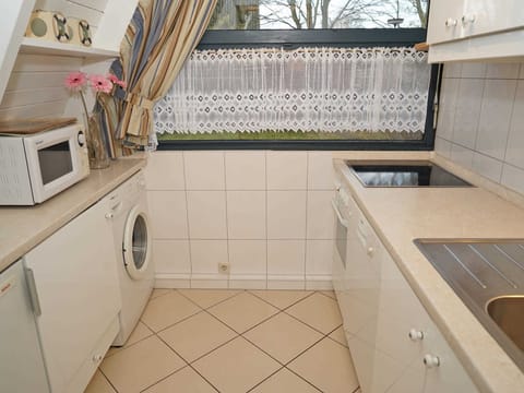 Fridge, oven, dishwasher, highchair