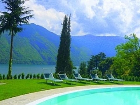 Huge 32 x 32 metre pool open May to September