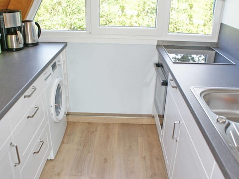 Fridge, oven, dishwasher, highchair