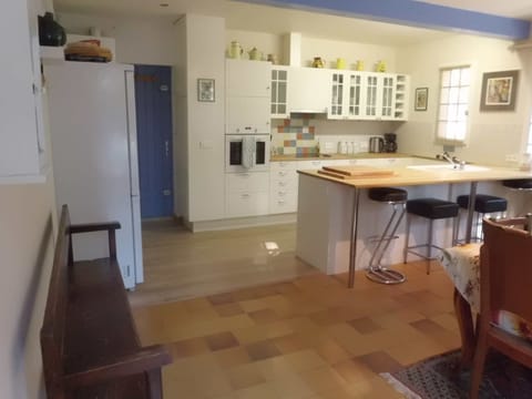 Dining area into kitchen