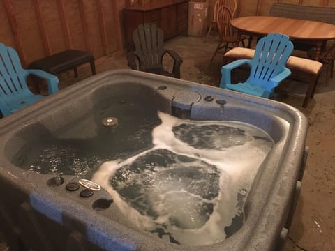 New 4 person Jaccuzi 