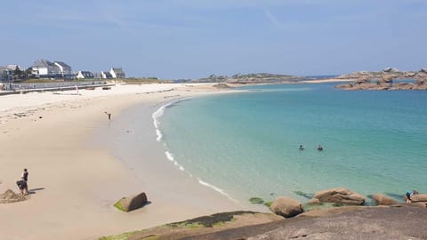 Beach nearby, beach towels