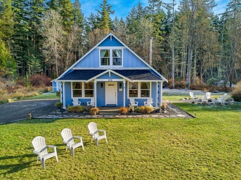 Blue Sea Bungalow provides a beautiful outside space for your San Juan vacation!