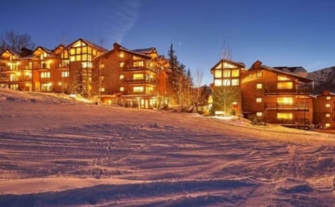 Ski in ski out 3 Bedroom