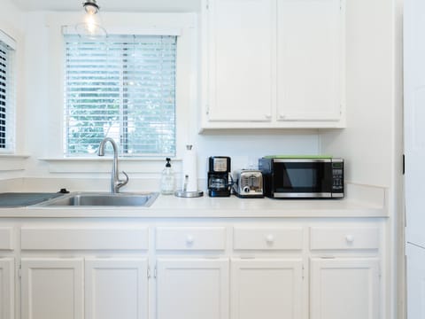 The kitchen is bright and spacious. Prepare a feast with our kitchen tools.