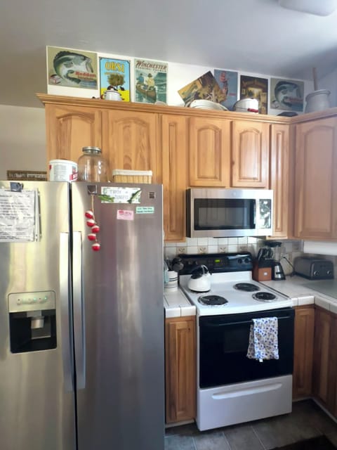 Full Amenity Kitchen, necessities stocked by Host.