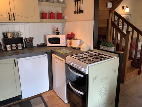 Fuchsia Cottage Kitchen