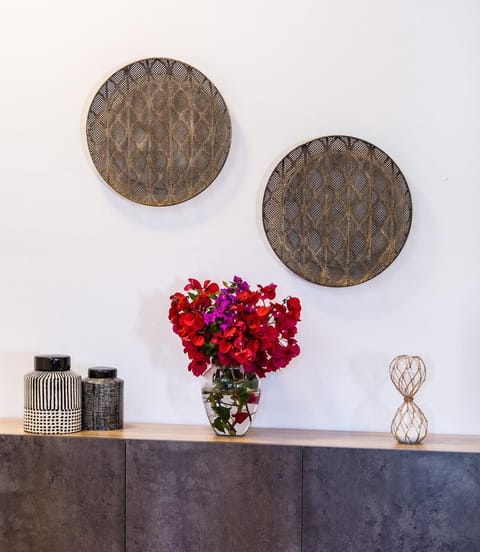 The Bridge House - Living and Dining Area