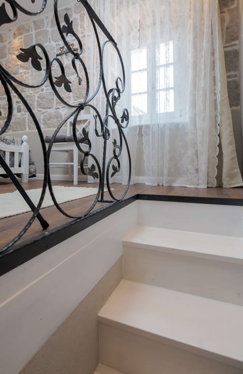 stairs to the bedroom 2