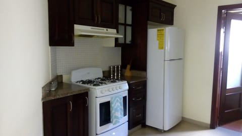 Fridge, microwave, oven, coffee/tea maker