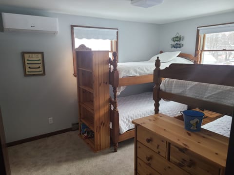 5th Bedroom (2nd floor) - 2 sets of twin bunks