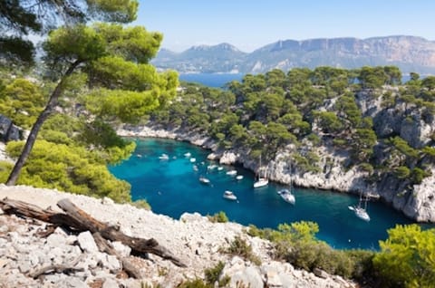 Calanque in Mediterranean sea = 25 minutes away