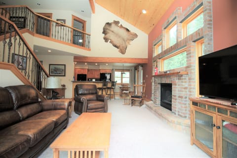 GORGEOUS RUSTIC DECOR WITH 2 GAS FIREPLACES