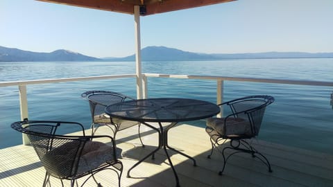 Sitting area on the lake