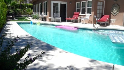 pool built in fountain