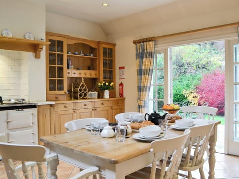 Kitchen/diner | Dalbeathie Cottage, Dunkeld