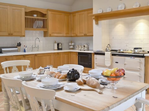 Kitchen/diner | Dalbeathie Cottage, Dunkeld