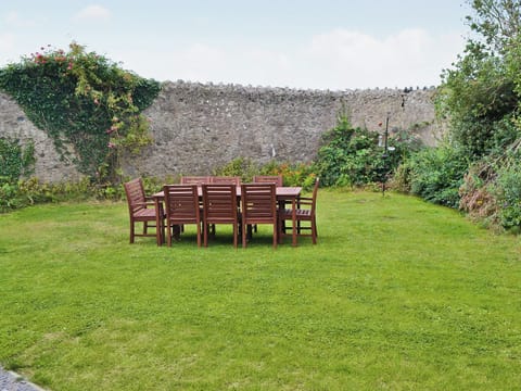 Sitting-out-area | Pen Yr Allt, Llanfaelog, nr. Rhosneigr