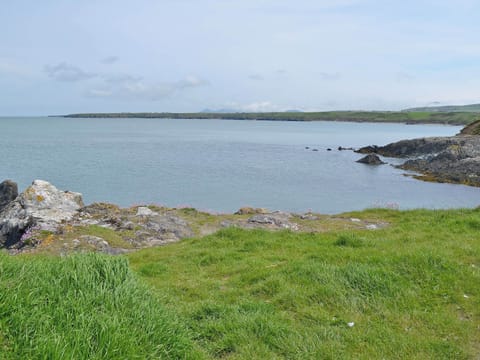 Surrounding area | Porth Colmon Farmhouse, Porth Colmon, nr. Pwllheli