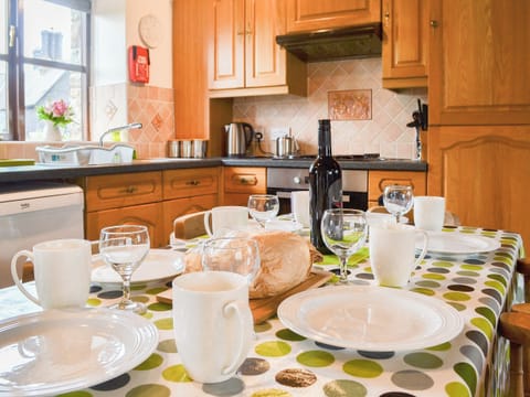 Open plan living space | Hen Stabl - Parciau Farm Cottages, Caernarfon