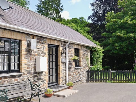 Exterior | Ivy Cottage, Drefach Felindre, nr. Newcastle Emlyn