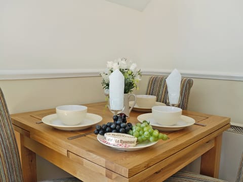Light and airy living/dining room | Hindscarth, Keswick