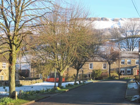 Local area in winter | Lilac Cottage, Sedbusk, near Hawes