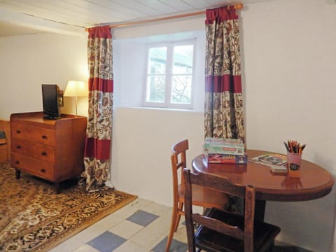 Intimate dining area | Tutchenor Farmhouse, Patchacott, near Beaworthy