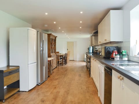 Fully appointed kitchen | Tutchenor Farmhouse, Patchacott, near Beaworthy