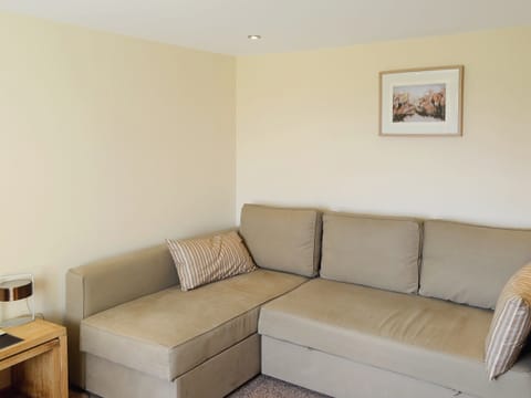 Second living room with double sofa bed | Cor an Easan, Melness