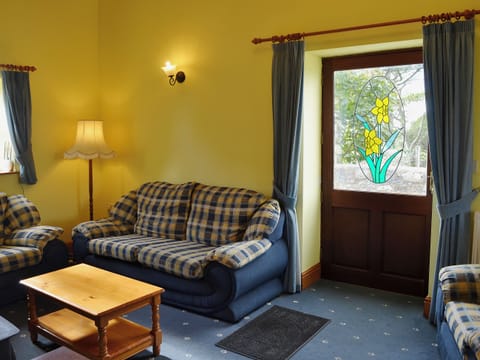 Living room/dining room | Dwyfach - Aberkin Farm, Llanystumdwy, near Criccieth